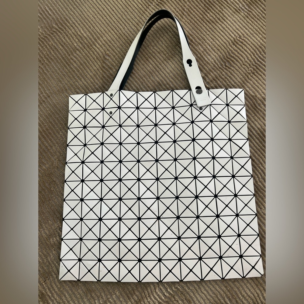 white medium bao bao issy miyake purse